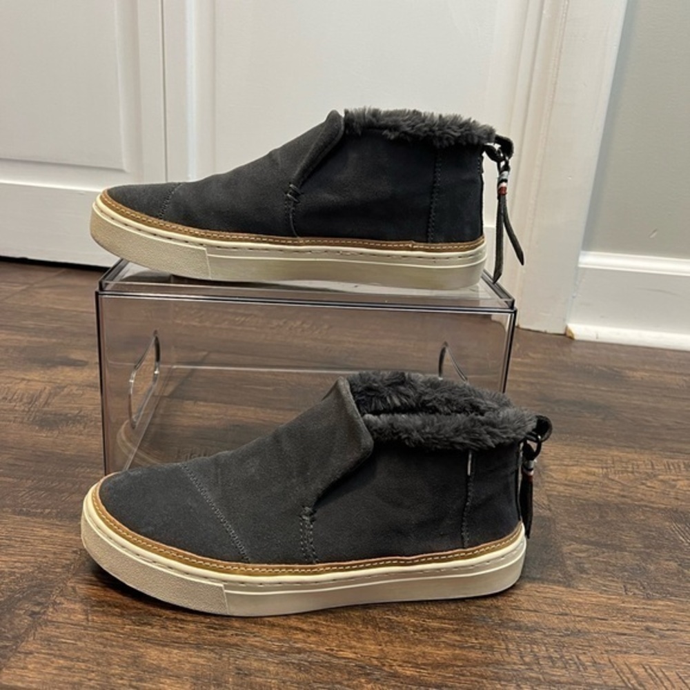 Tom’s Paxton Suede Slip-On Shoes With Faux Fur Lined Size Women’s 6.5 Color Gray